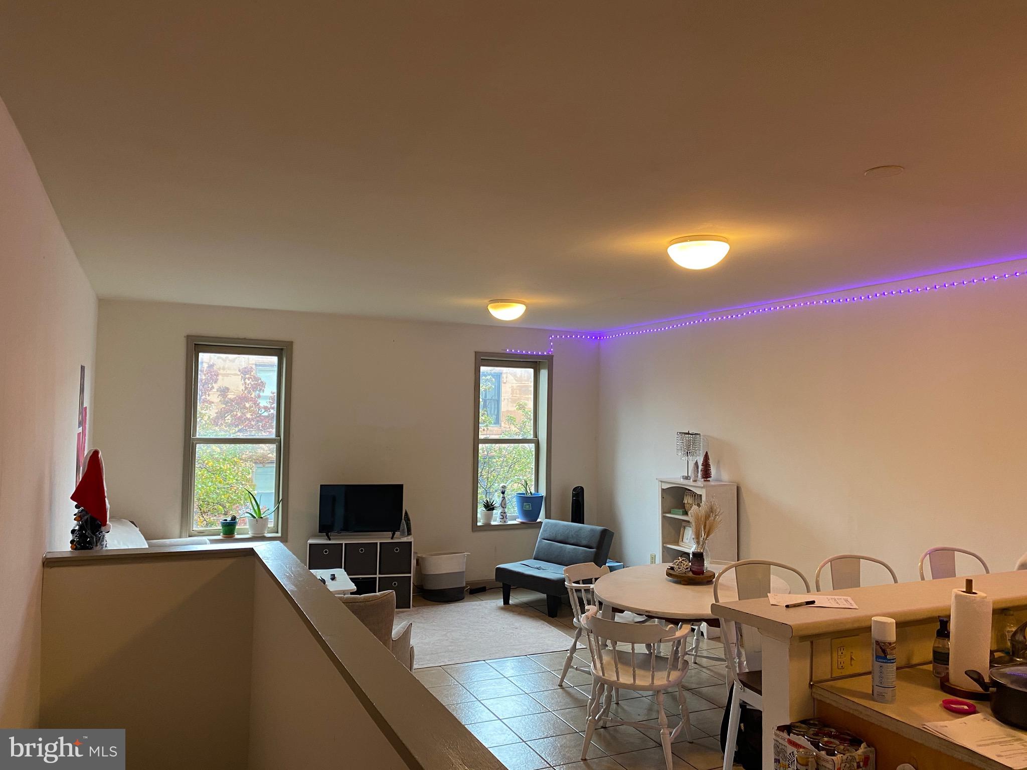 1712 W DIAMOND STREET