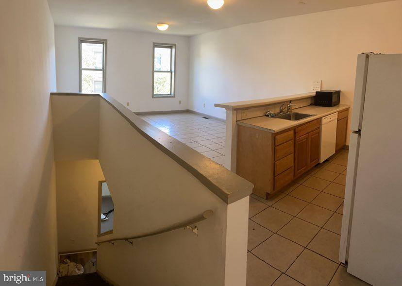 1712 W DIAMOND STREET