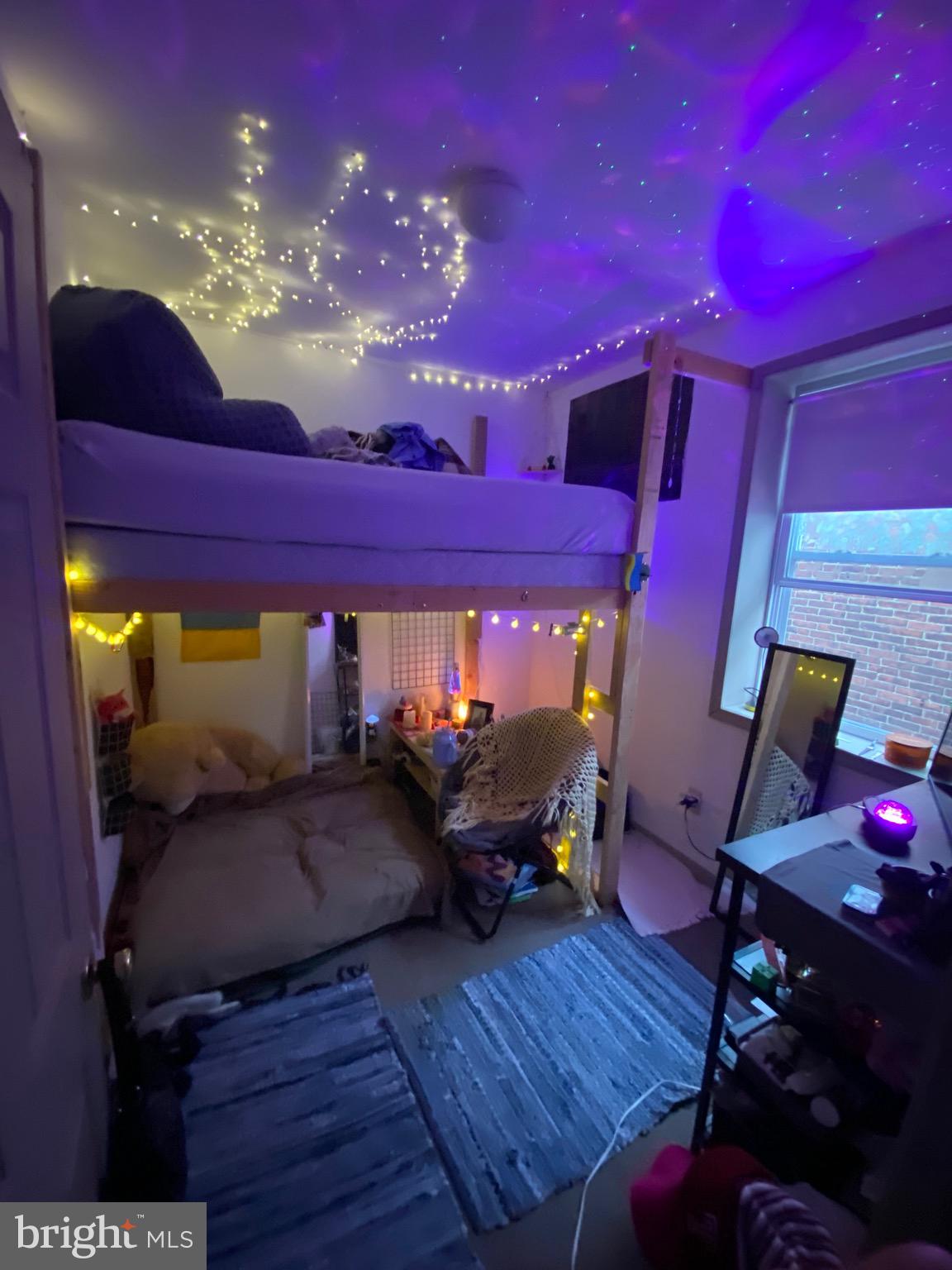 1712 W DIAMOND STREET