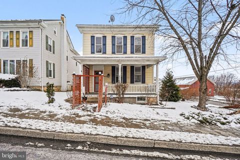 Homes For Sale - 60 S Market Street<br/> ELIZABETHVILLE, PA 17023