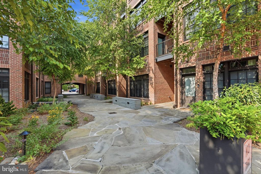 Photo of 1309 E Street SE #20, WASHINGTON, DC 20003 (MLS # DCDC2270944)