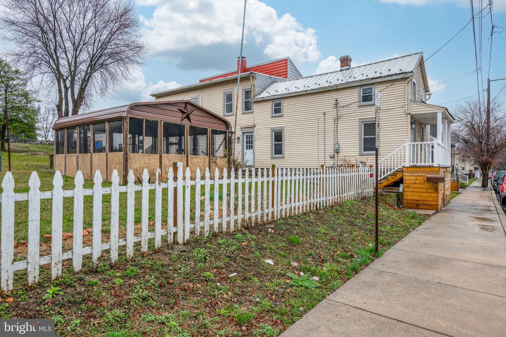 Photo of 924 Barber Street, Columbia, PA 17512 (MLS # PALA2046280)