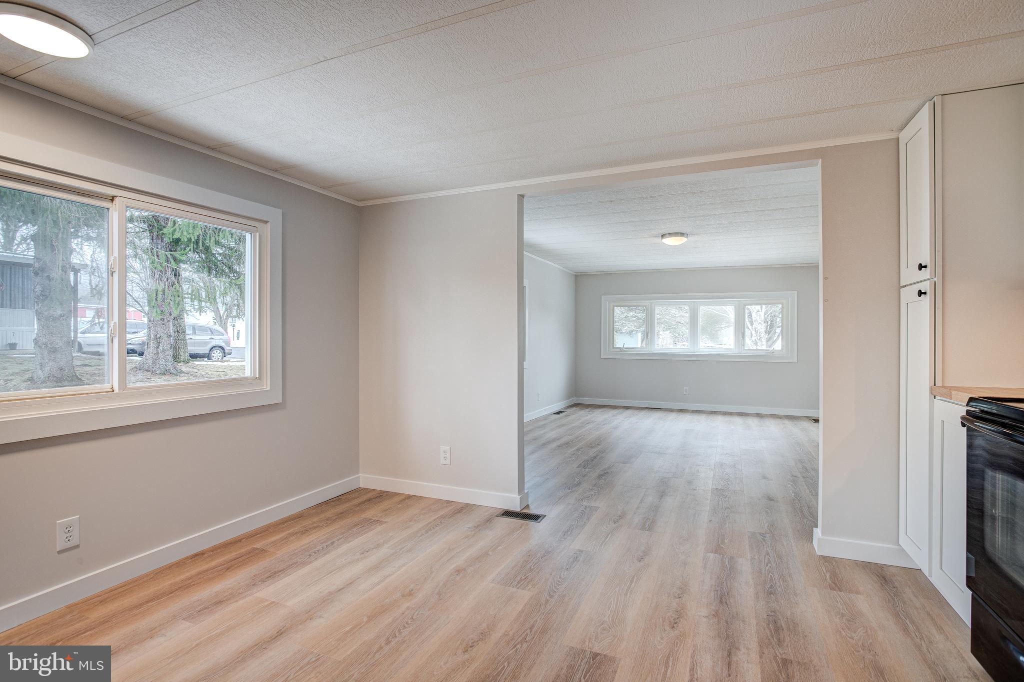 CONTINENTAL COURTS - Residential