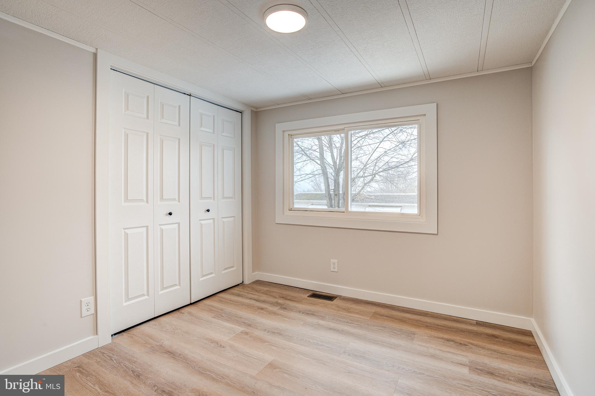 CONTINENTAL COURTS - Residential