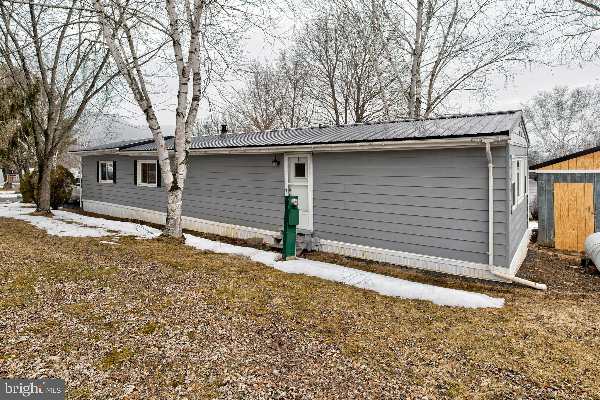 CONTINENTAL COURTS - Residential
