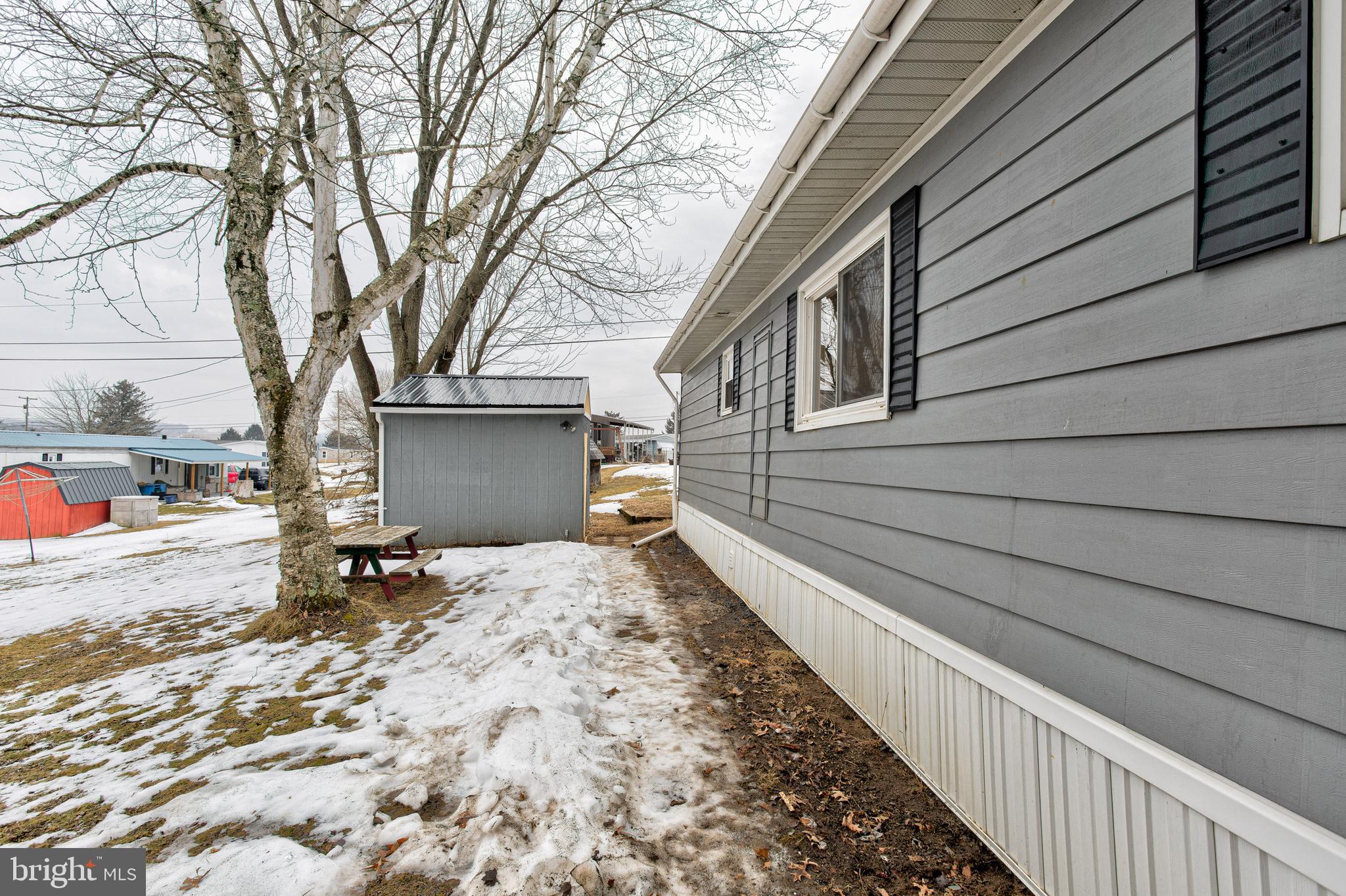 CONTINENTAL COURTS - Residential