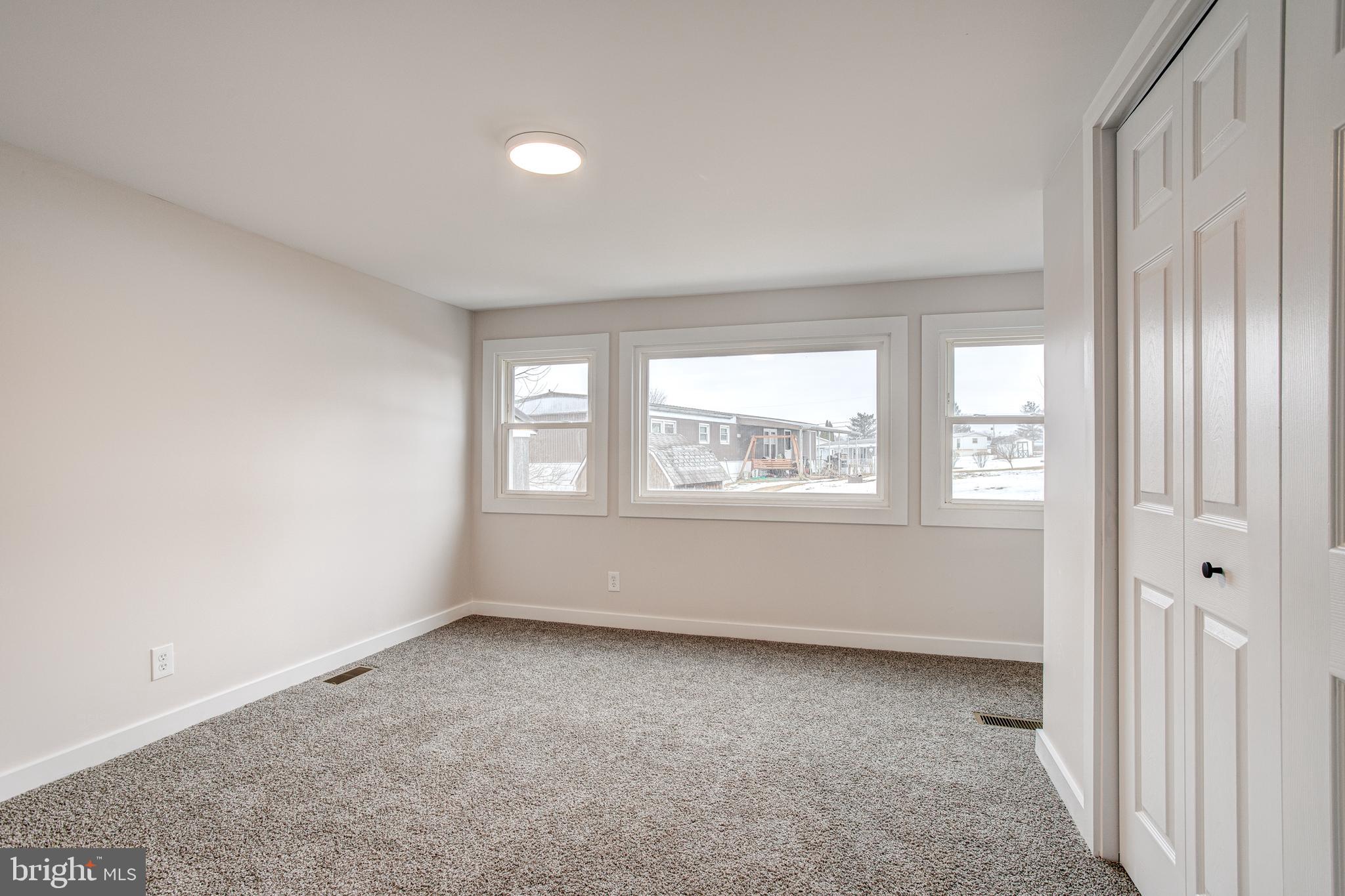 CONTINENTAL COURTS - Residential