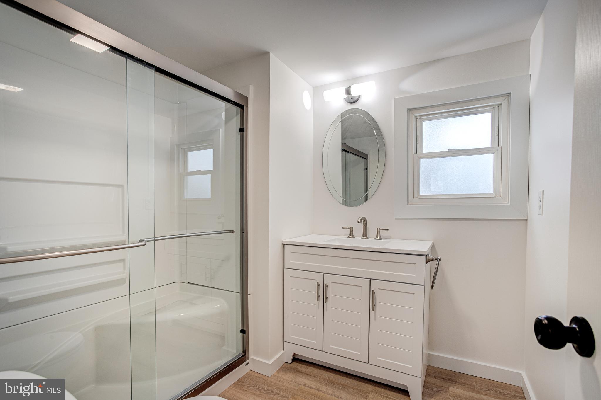 CONTINENTAL COURTS - Residential