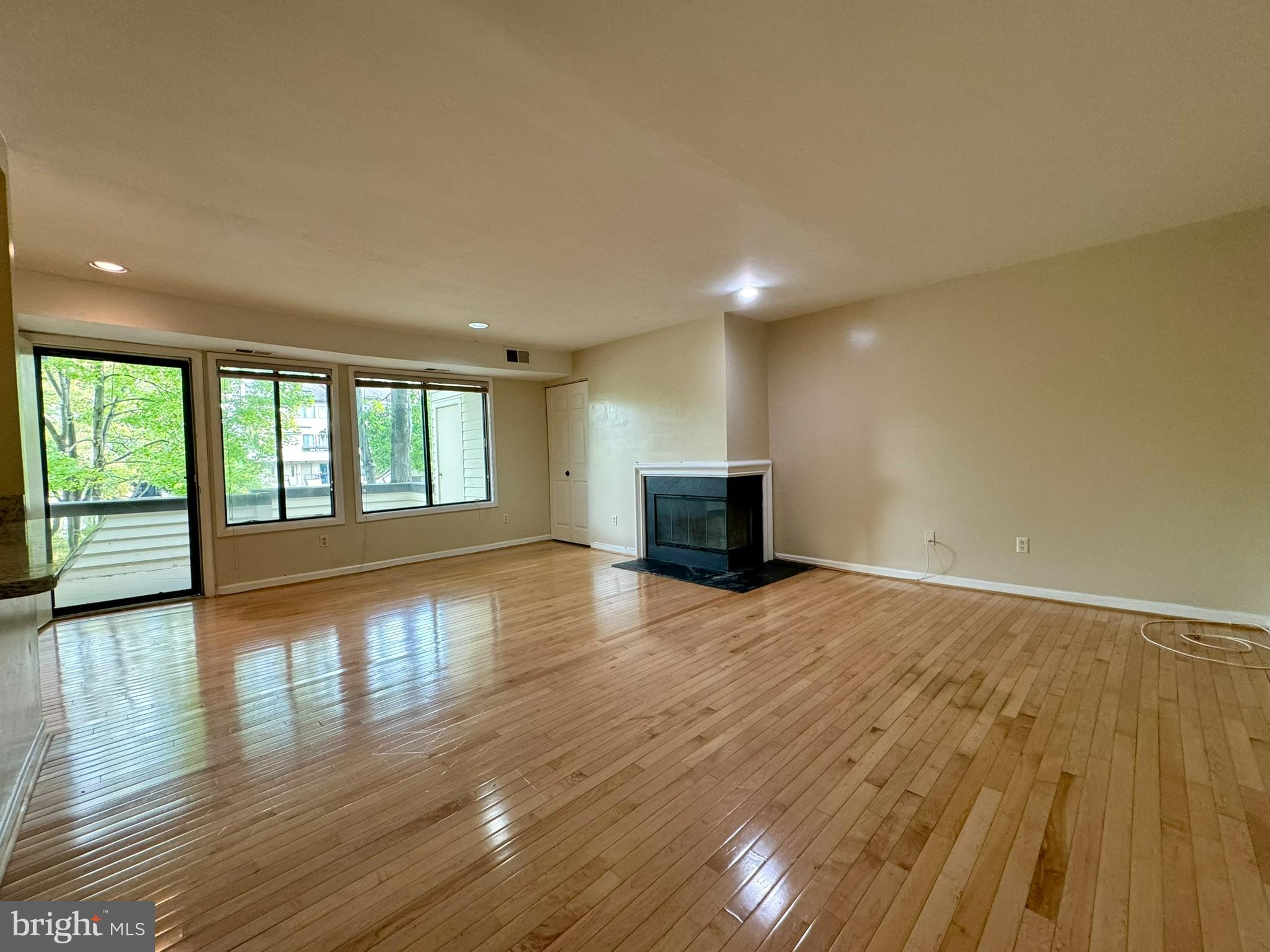 CHRISTOPHER COURT - Residential