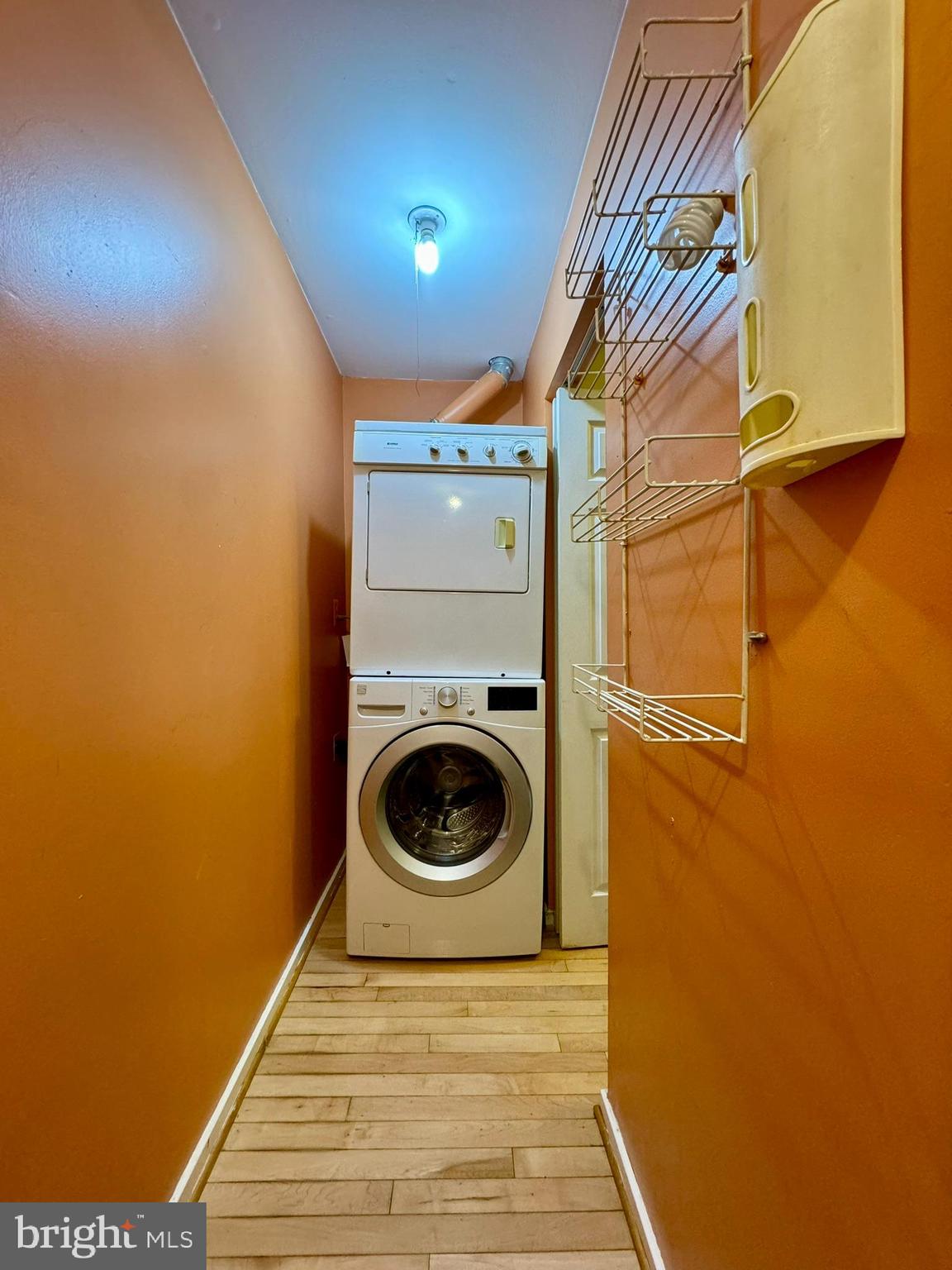 CHRISTOPHER COURT - Residential