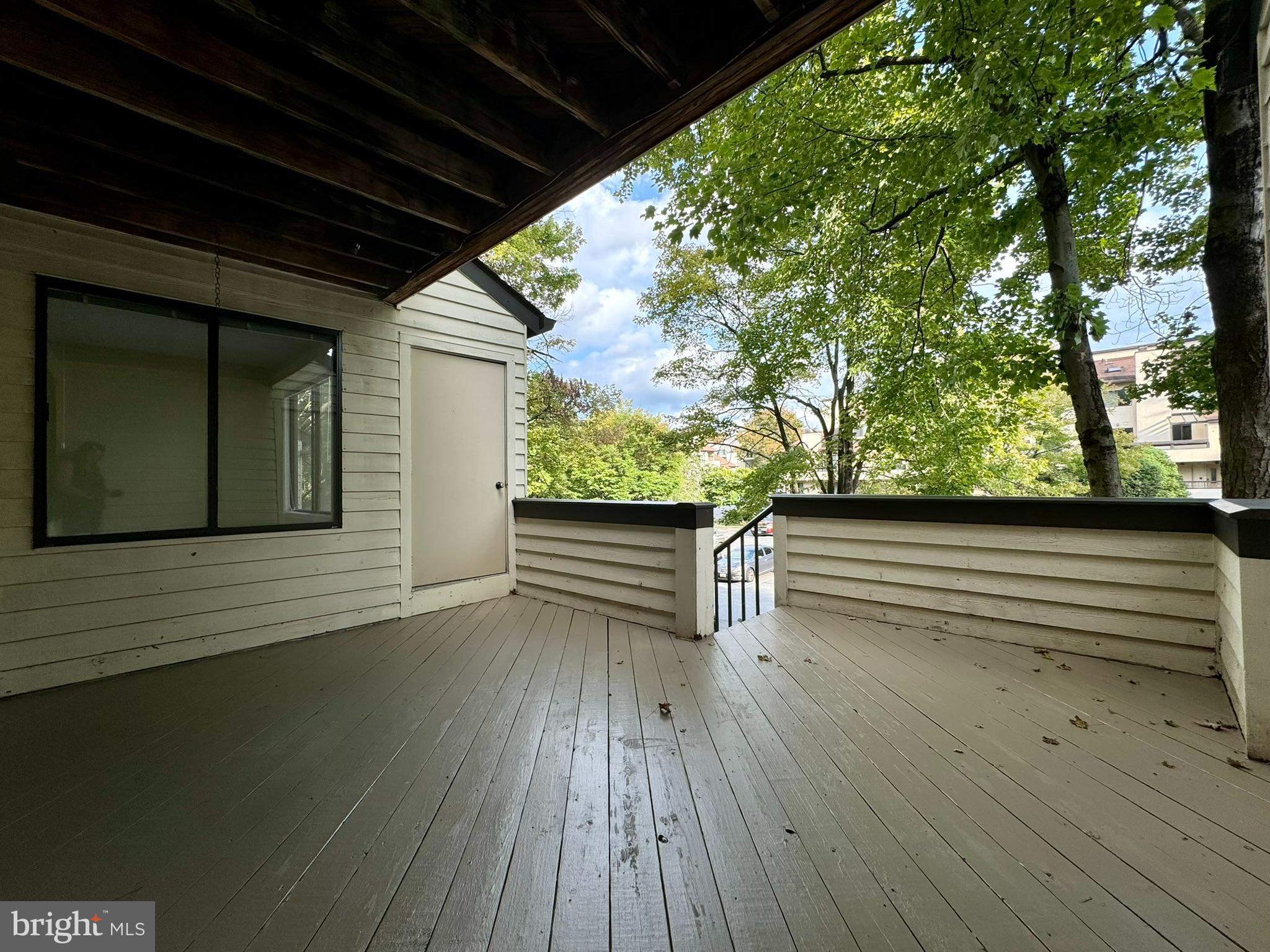 CHRISTOPHER COURT - Residential