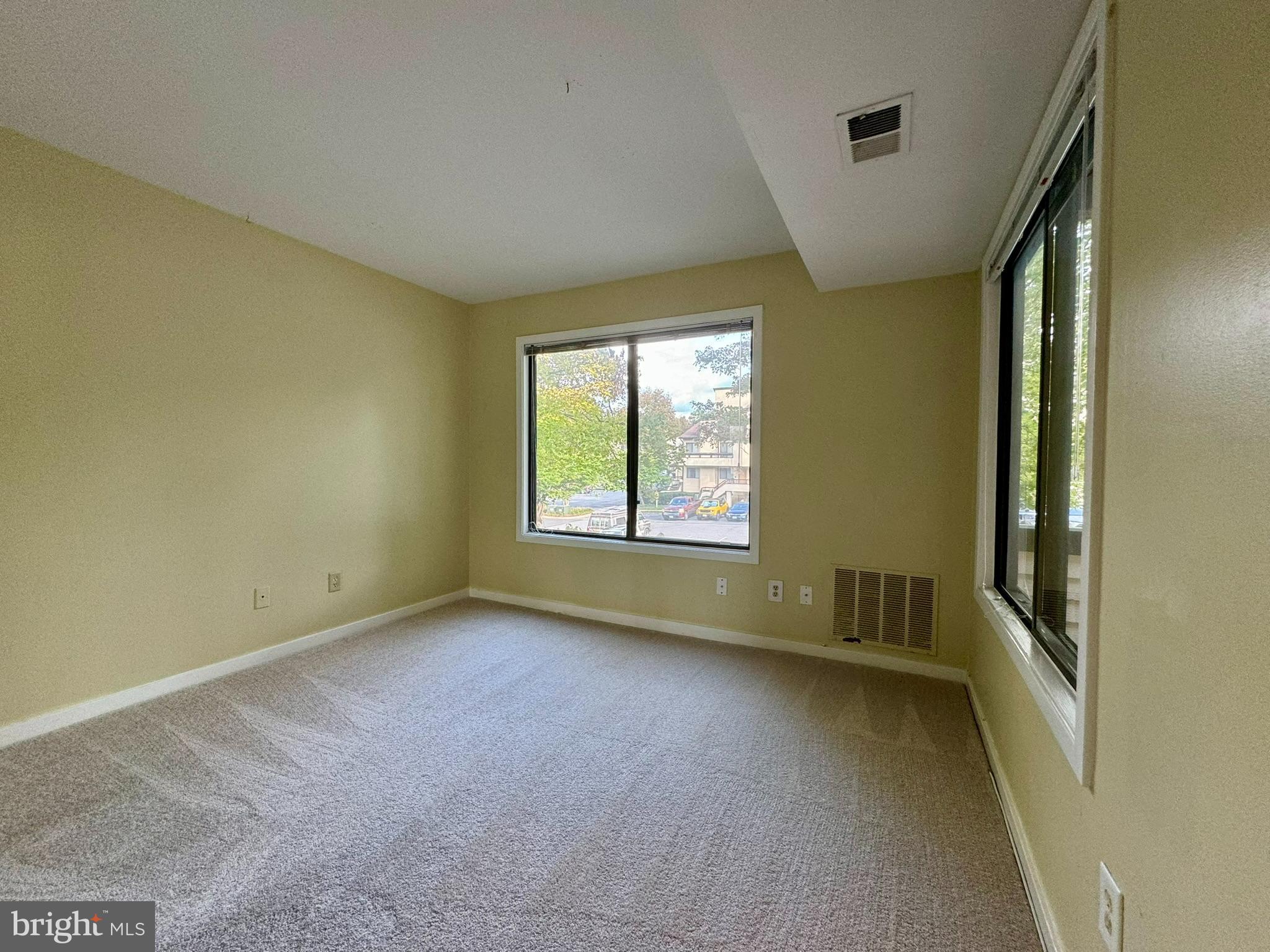 CHRISTOPHER COURT - Residential