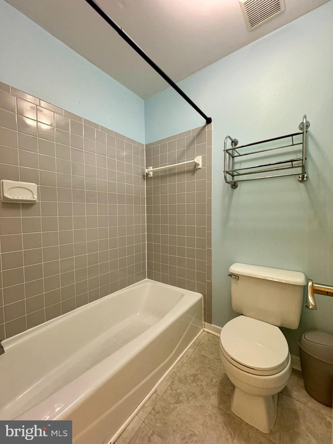 CHRISTOPHER COURT - Residential