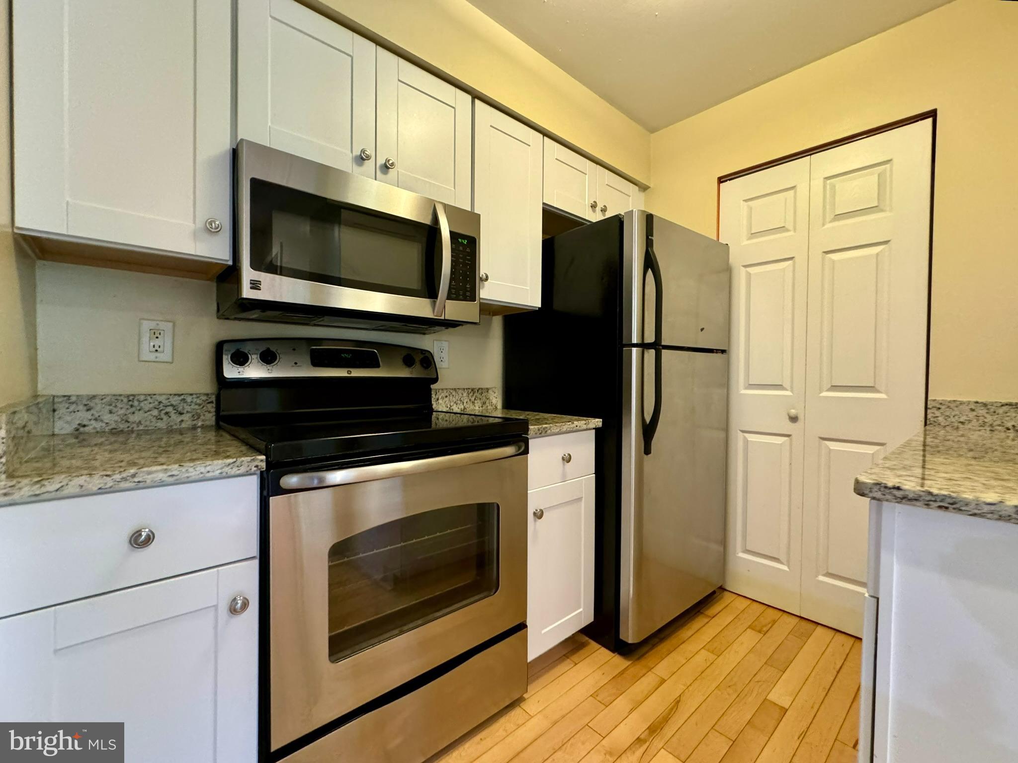 CHRISTOPHER COURT - Residential