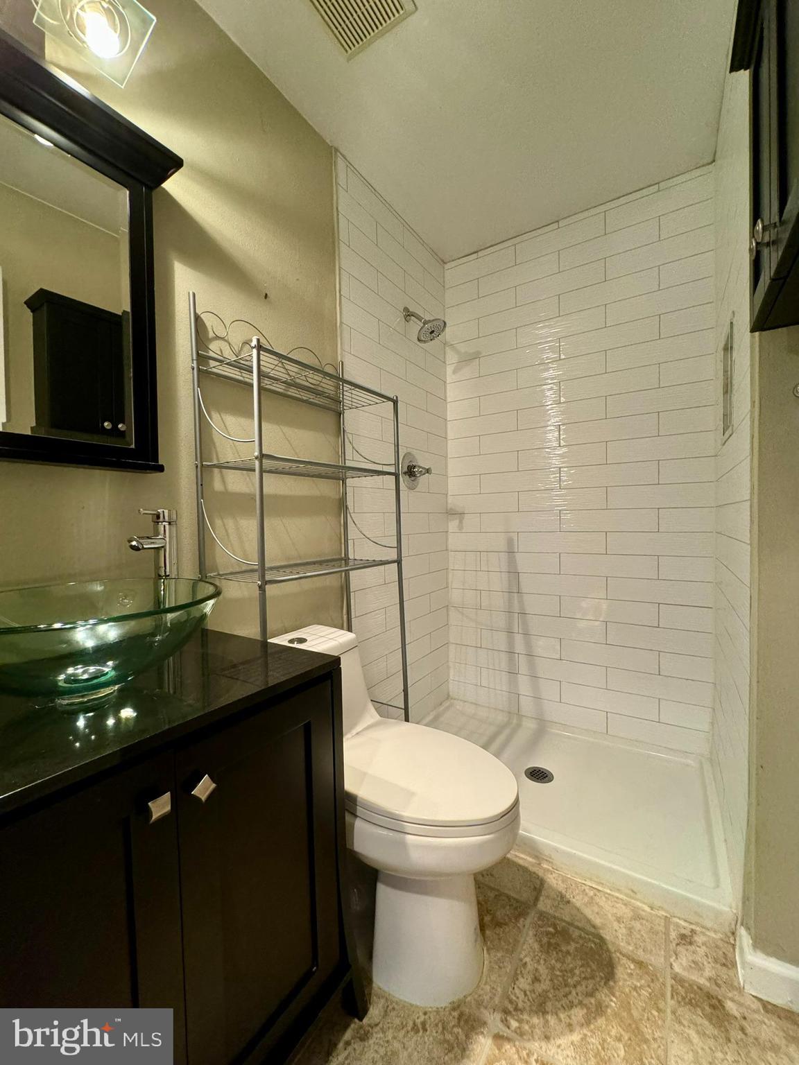 CHRISTOPHER COURT - Residential