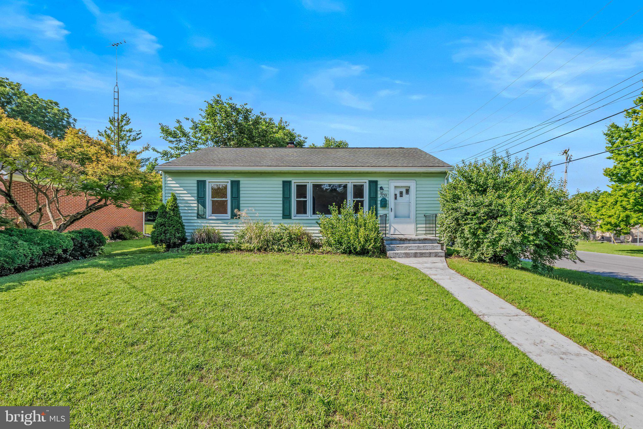 Photo 1 of 30 — 709 BERRY STREET, MARTINSBURG, WV 25401