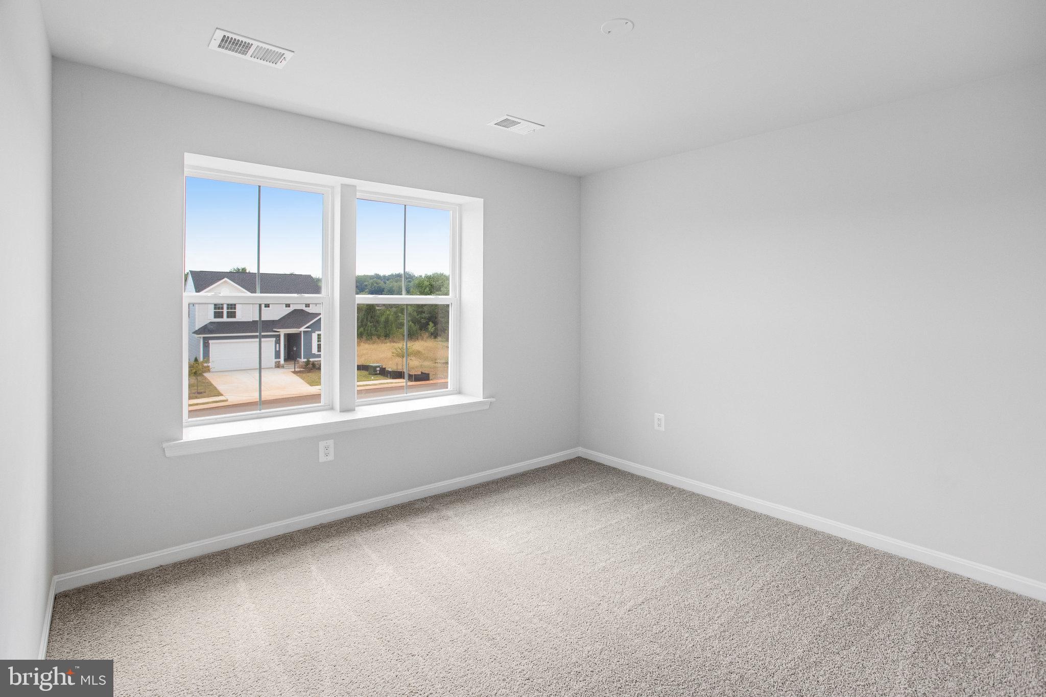 ROUND HILL MEADOWS - Residential