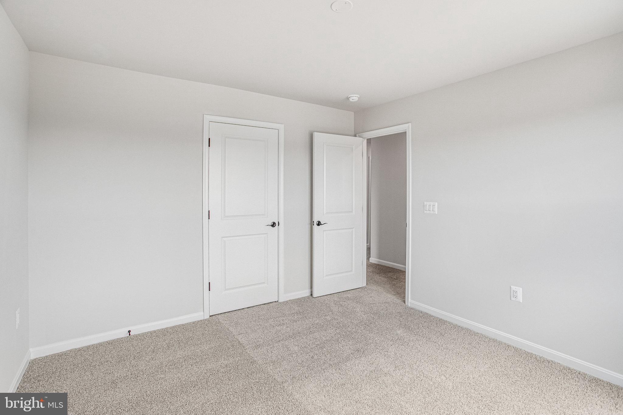 ROUND HILL MEADOWS - Residential