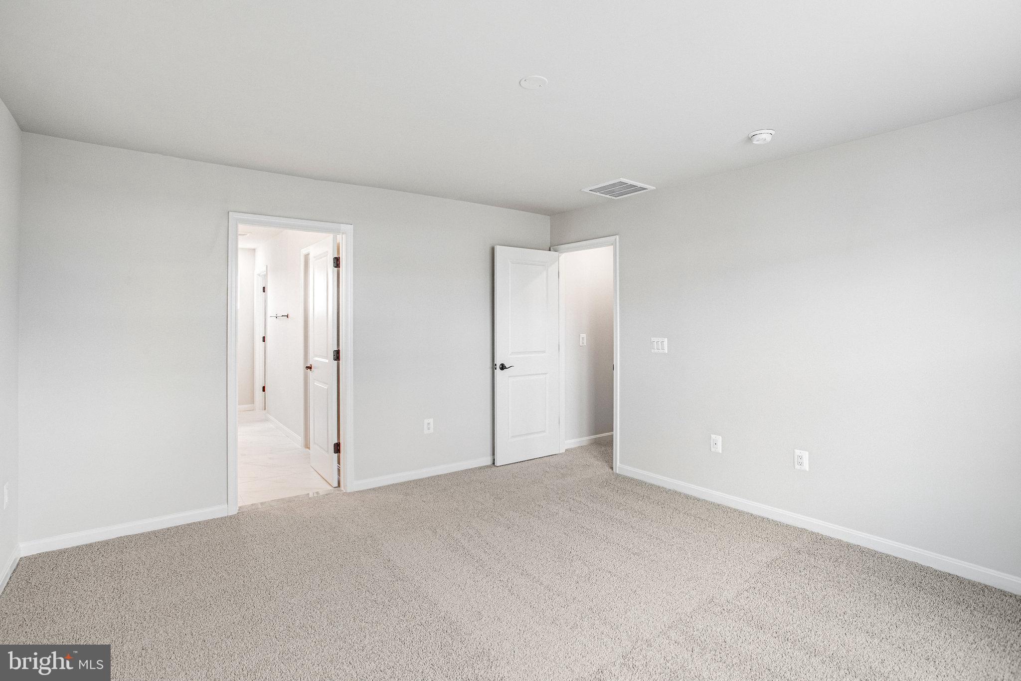 ROUND HILL MEADOWS - Residential