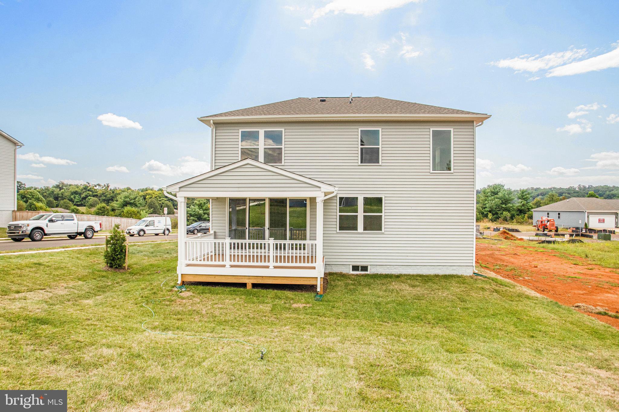 ROUND HILL MEADOWS - Residential