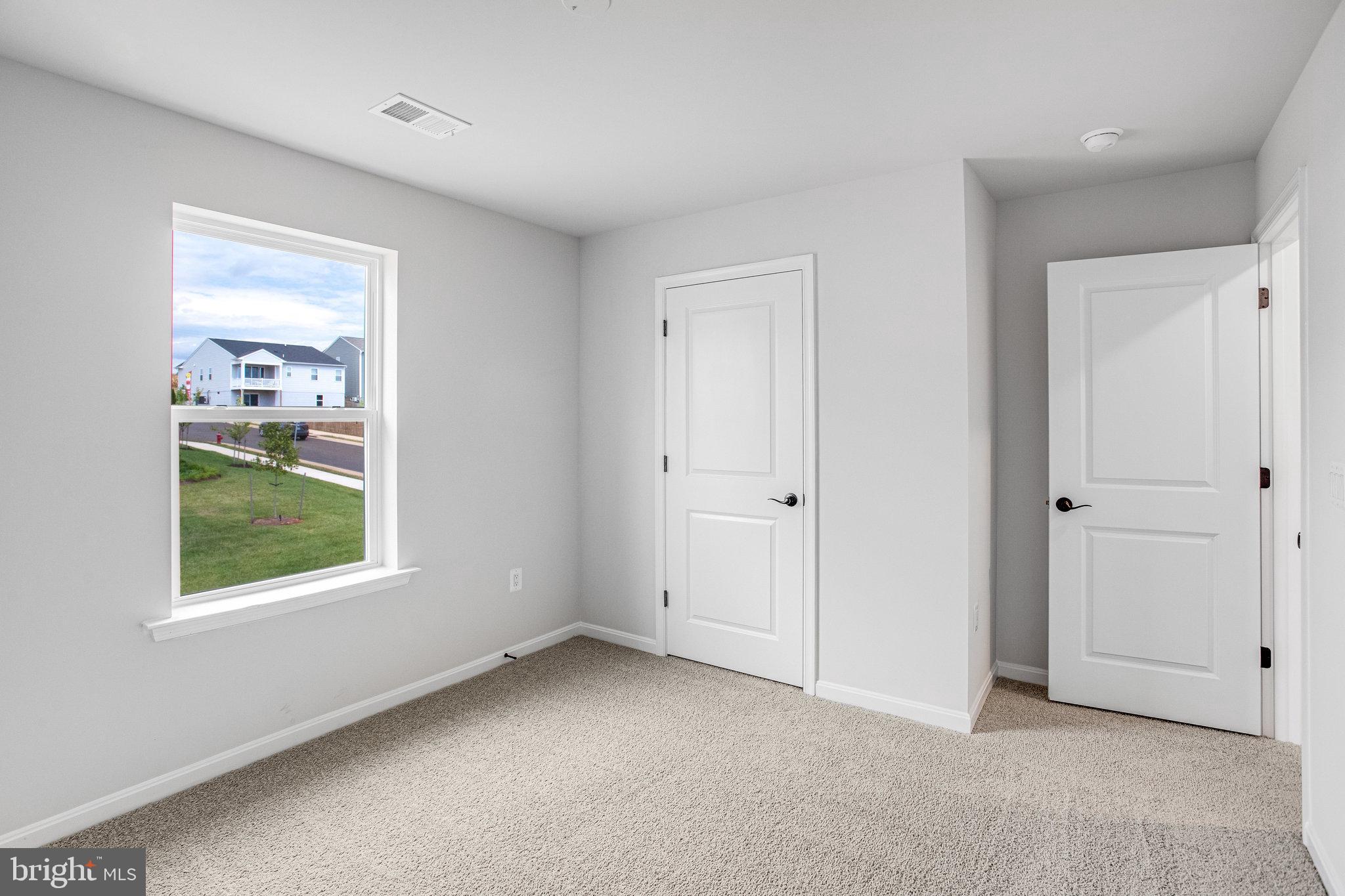 ROUND HILL MEADOWS - Residential