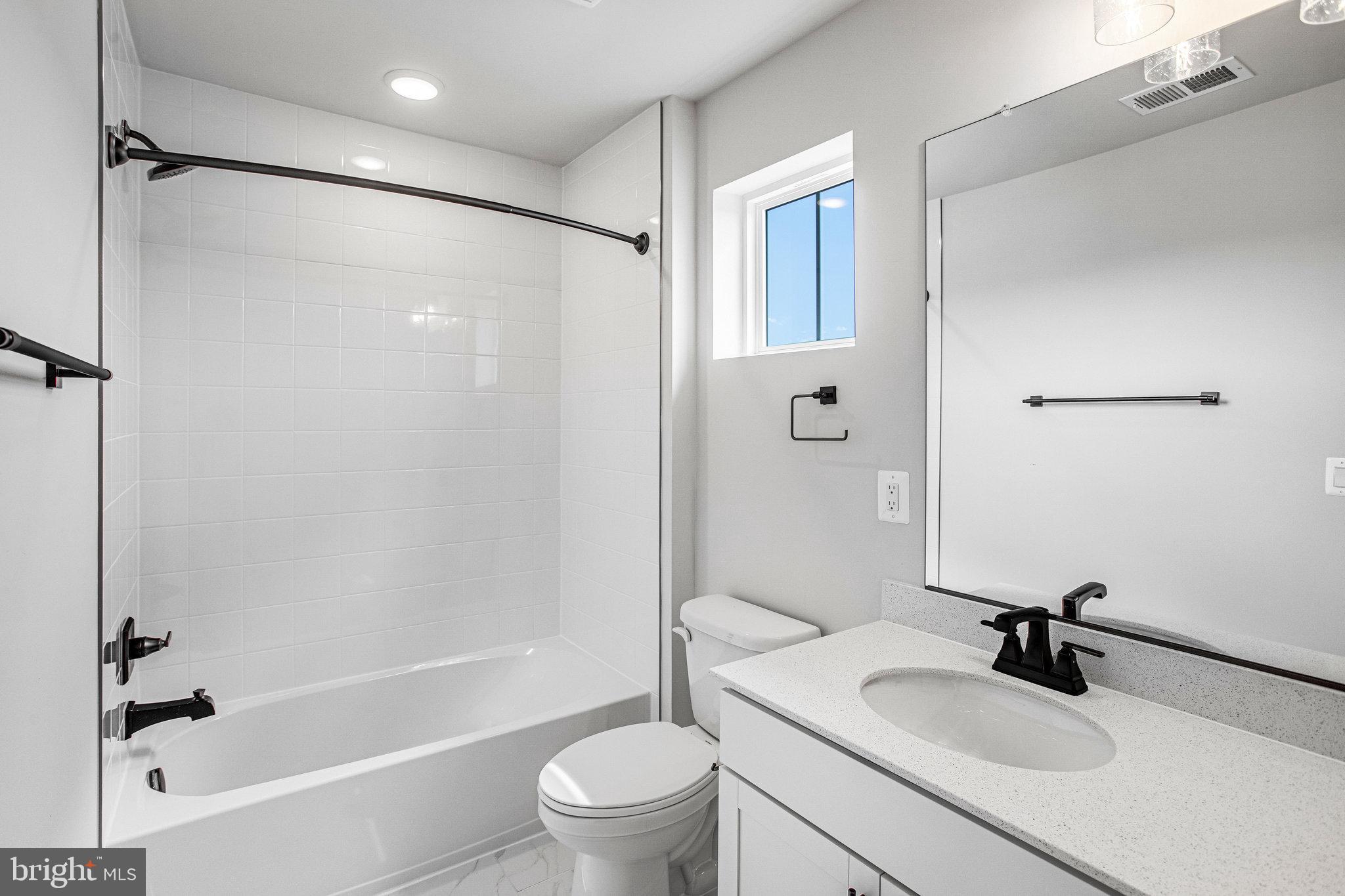 ROUND HILL MEADOWS - Residential