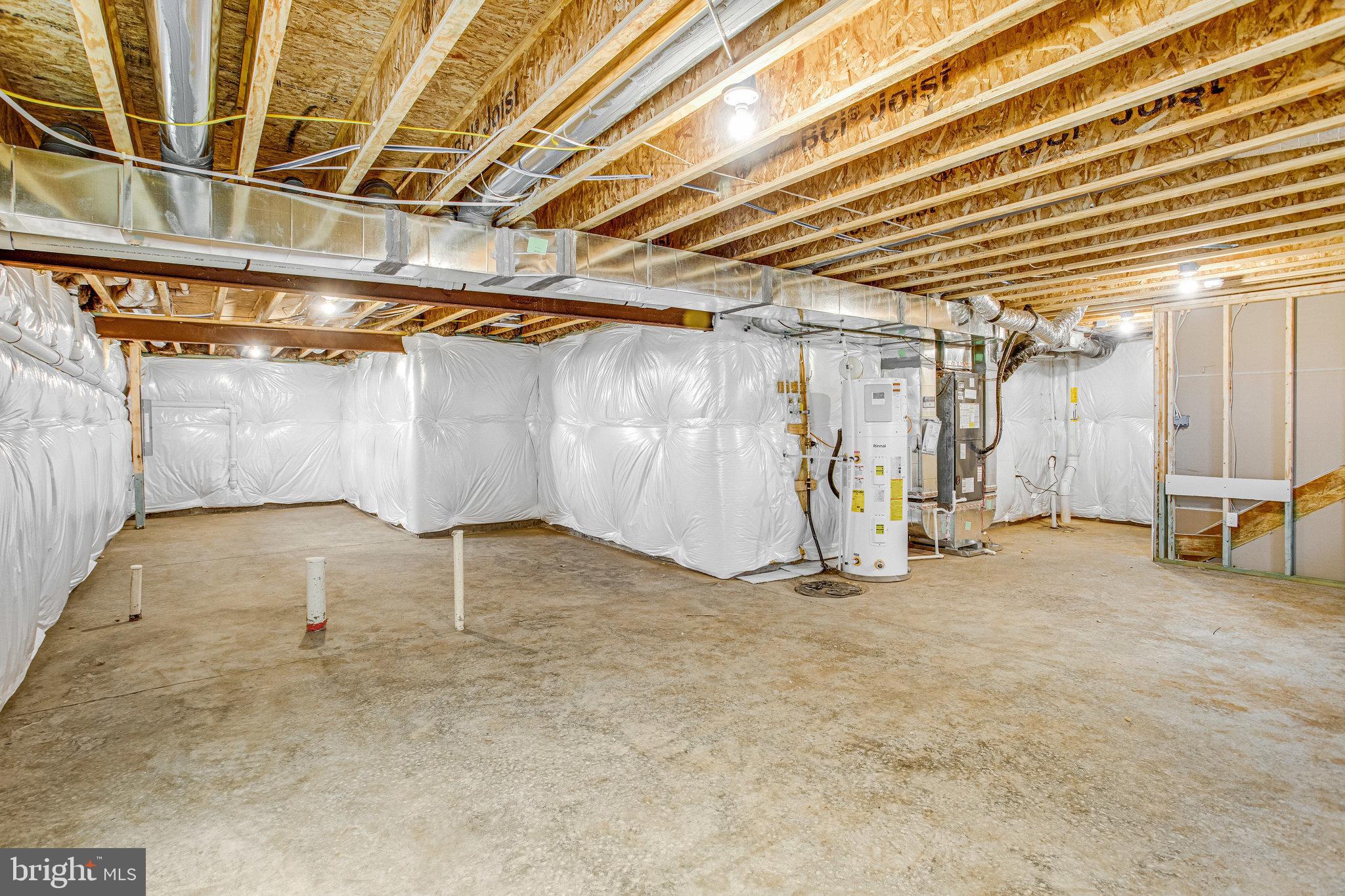 ROUND HILL MEADOWS - Residential