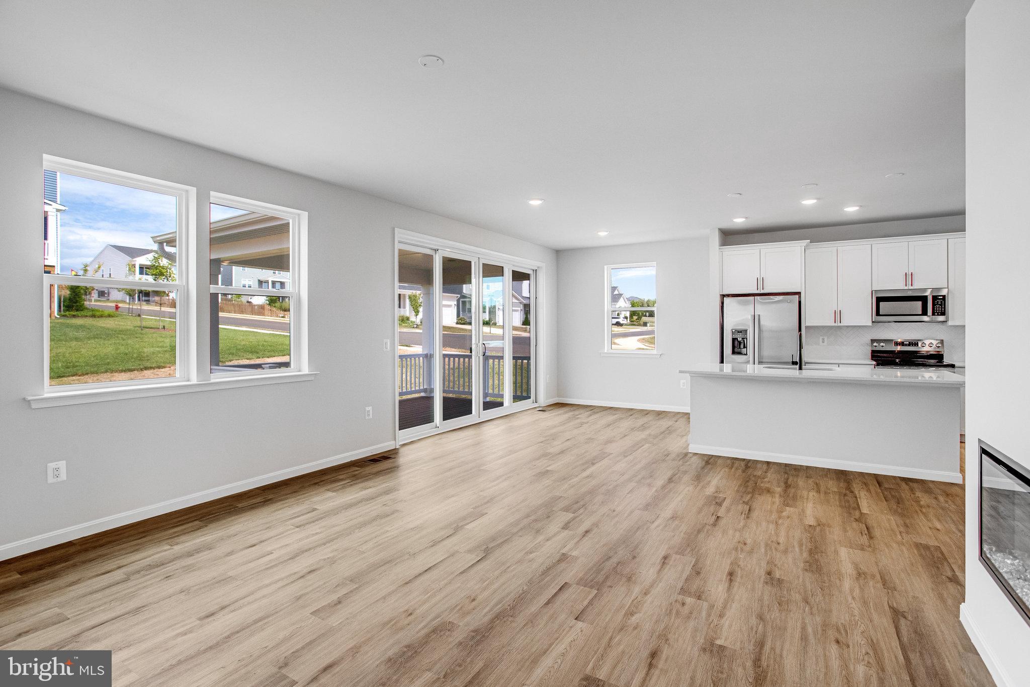 ROUND HILL MEADOWS - Residential