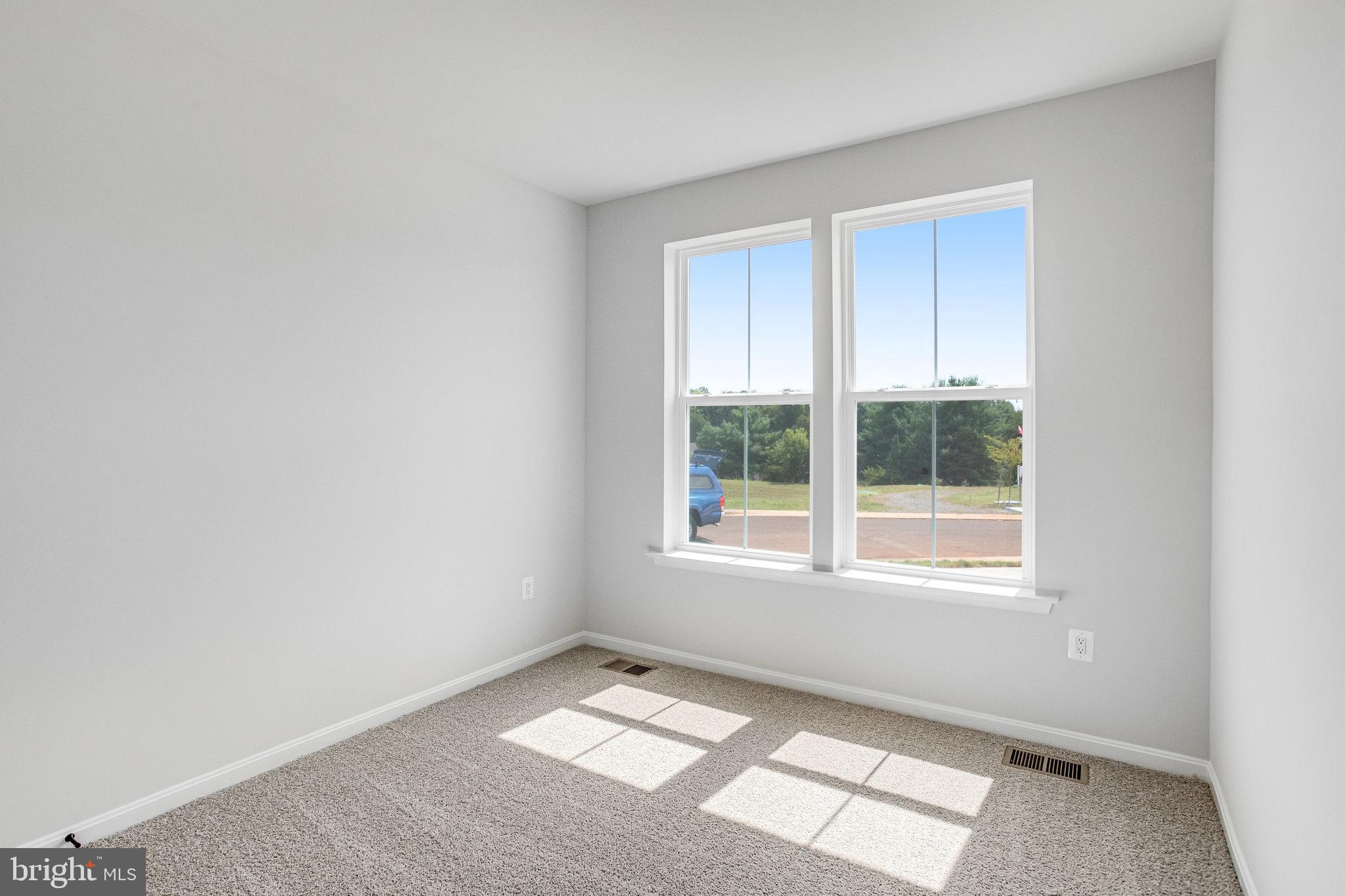 ROUND HILL MEADOWS - Residential