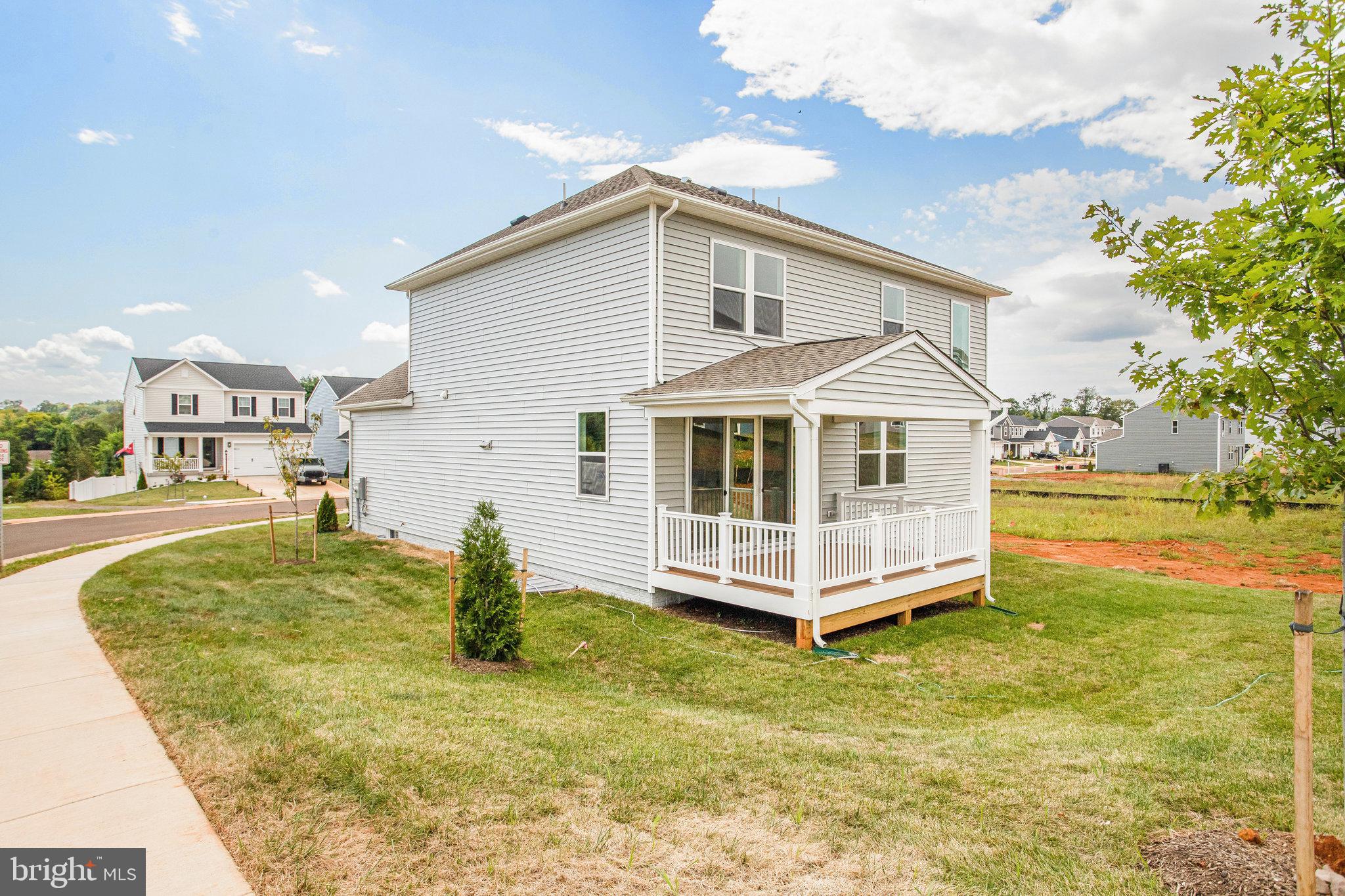 ROUND HILL MEADOWS - Residential