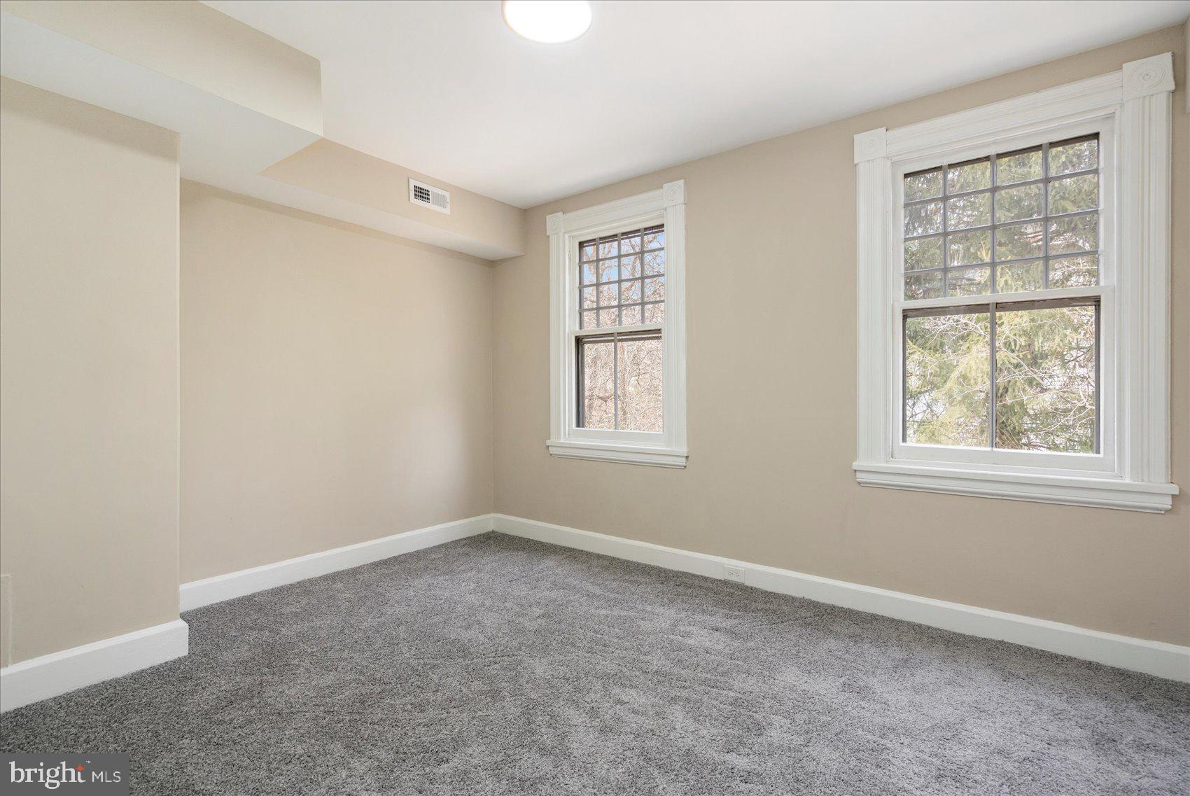 MOUNT WASHINGTON - Residential