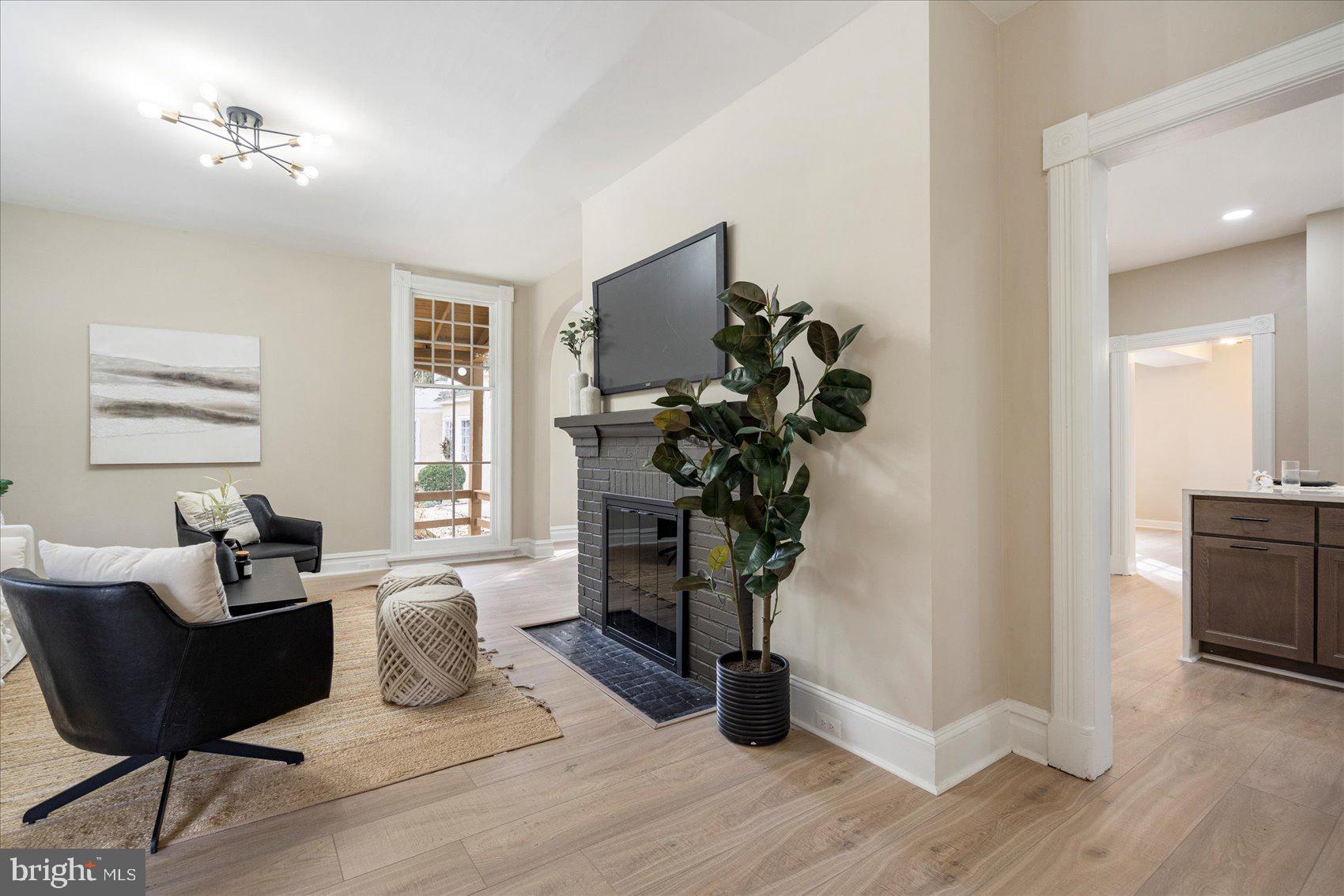 MOUNT WASHINGTON - Residential