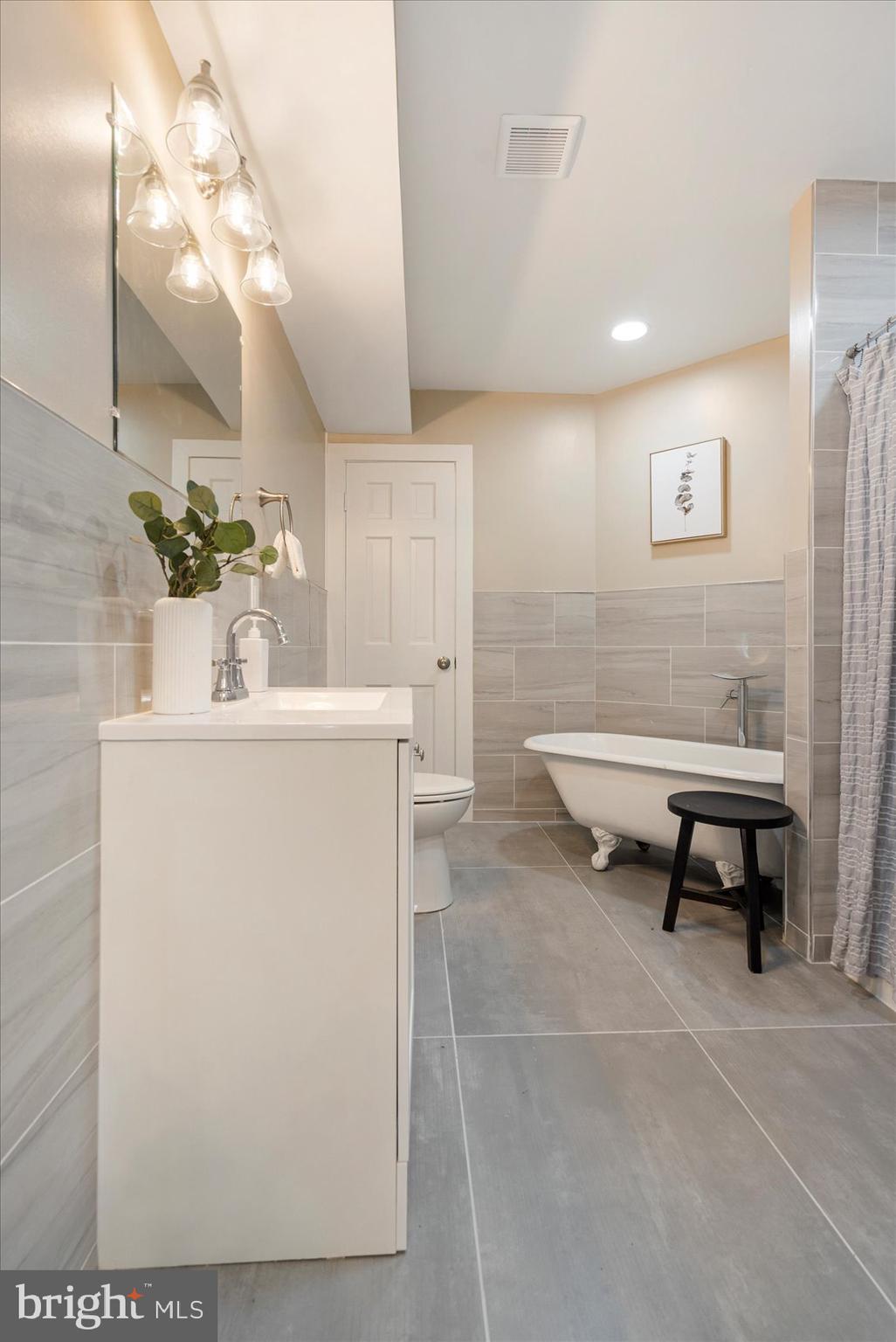 MOUNT WASHINGTON - Residential