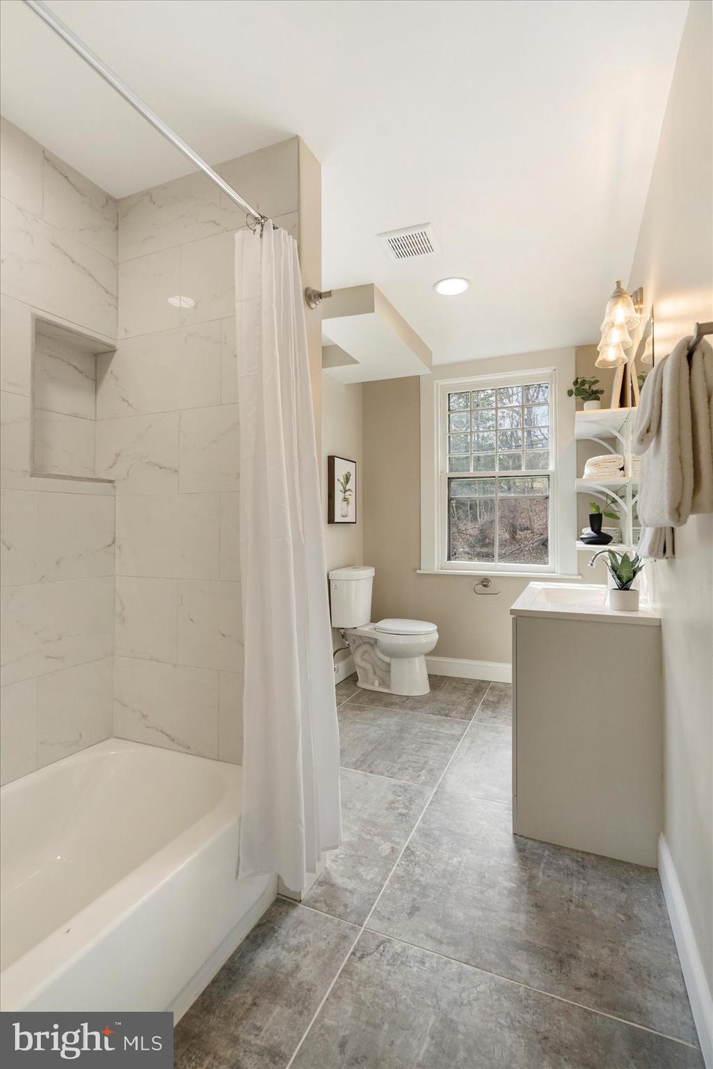 MOUNT WASHINGTON - Residential