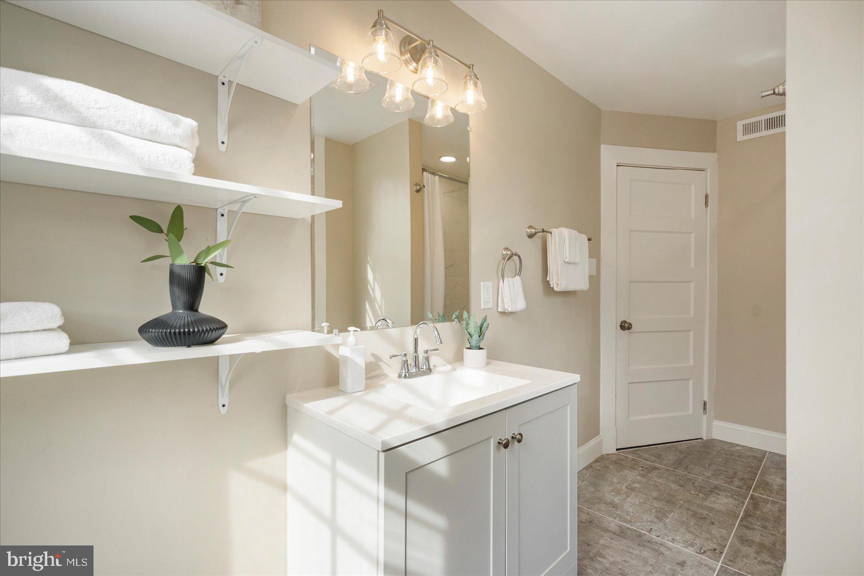 MOUNT WASHINGTON - Residential