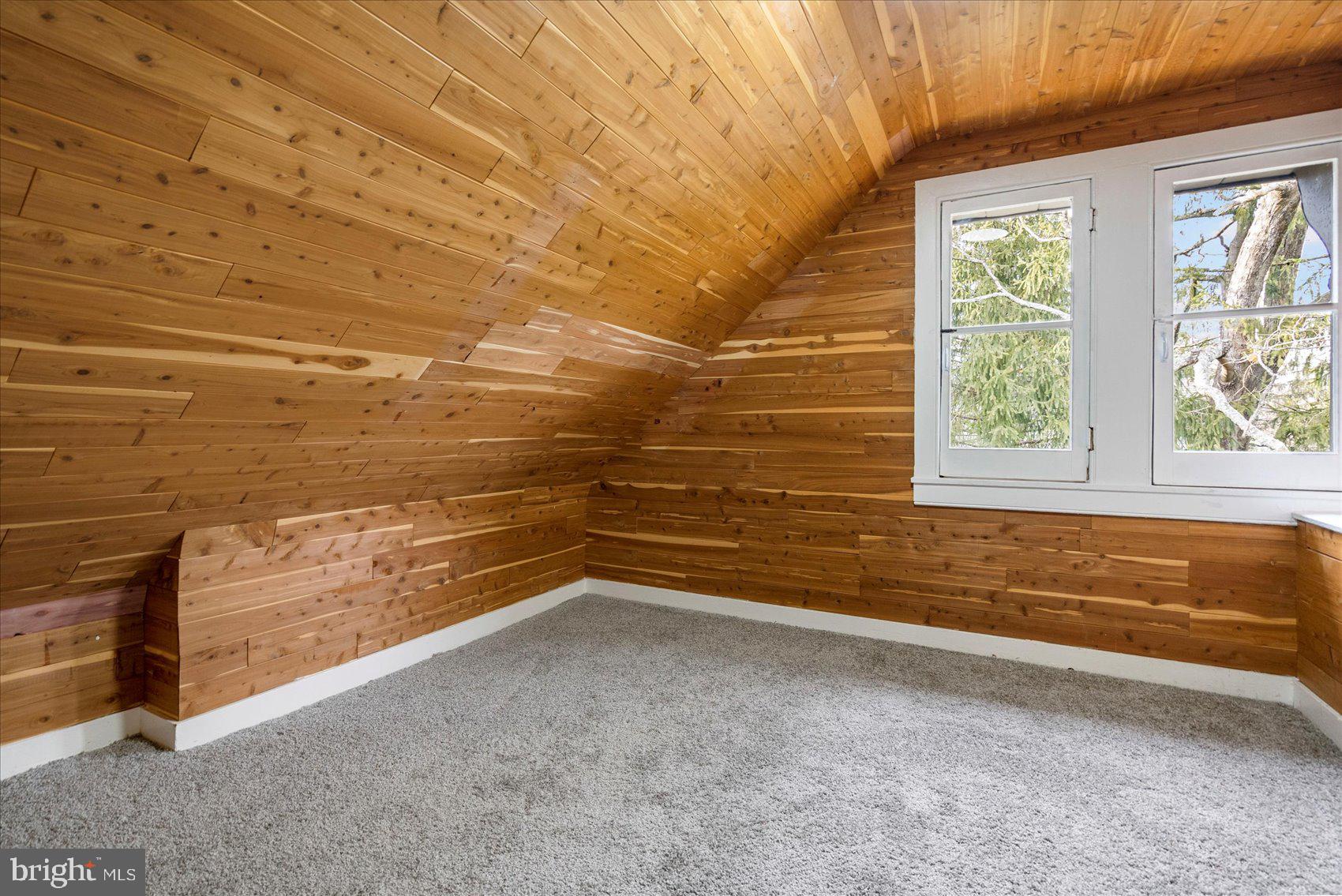 MOUNT WASHINGTON - Residential