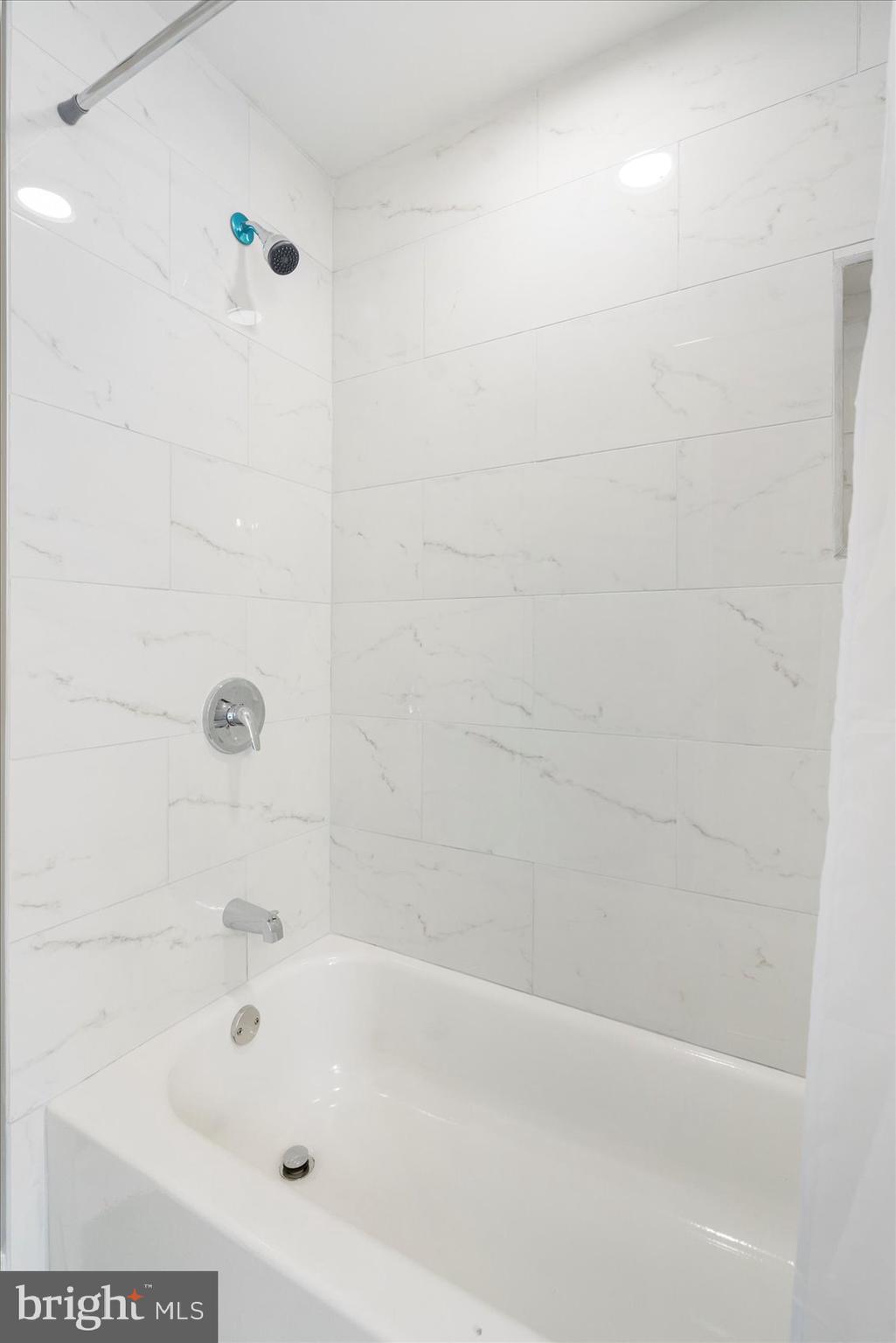 MOUNT WASHINGTON - Residential