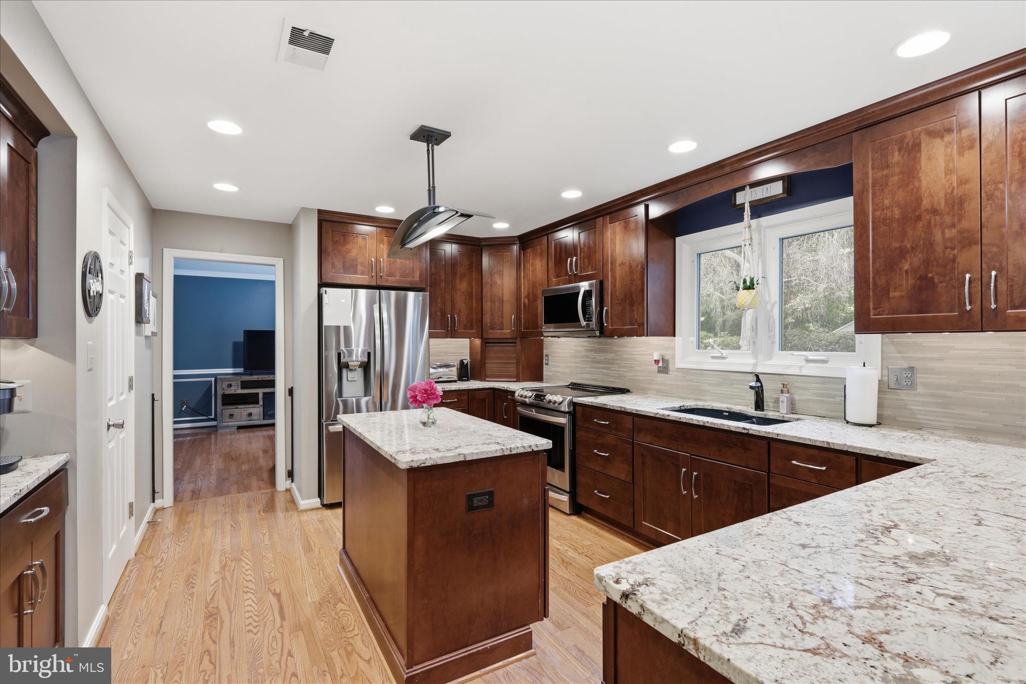 HASTINGS HUNT - Residential