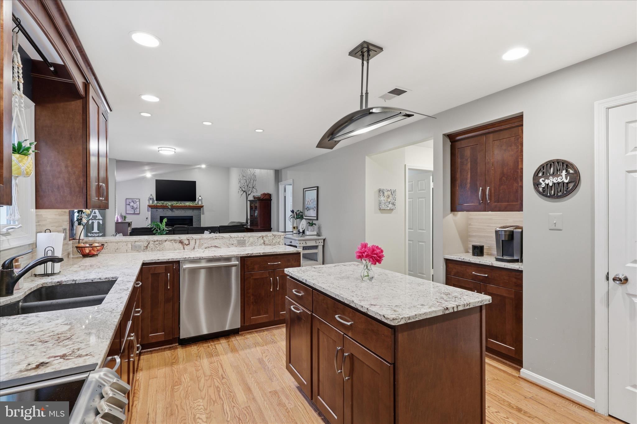 HASTINGS HUNT - Residential