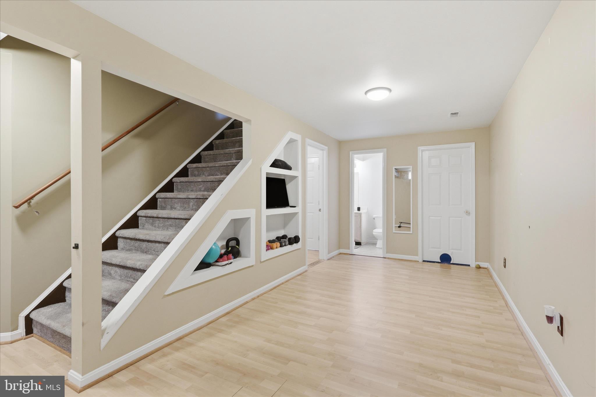 HASTINGS HUNT - Residential