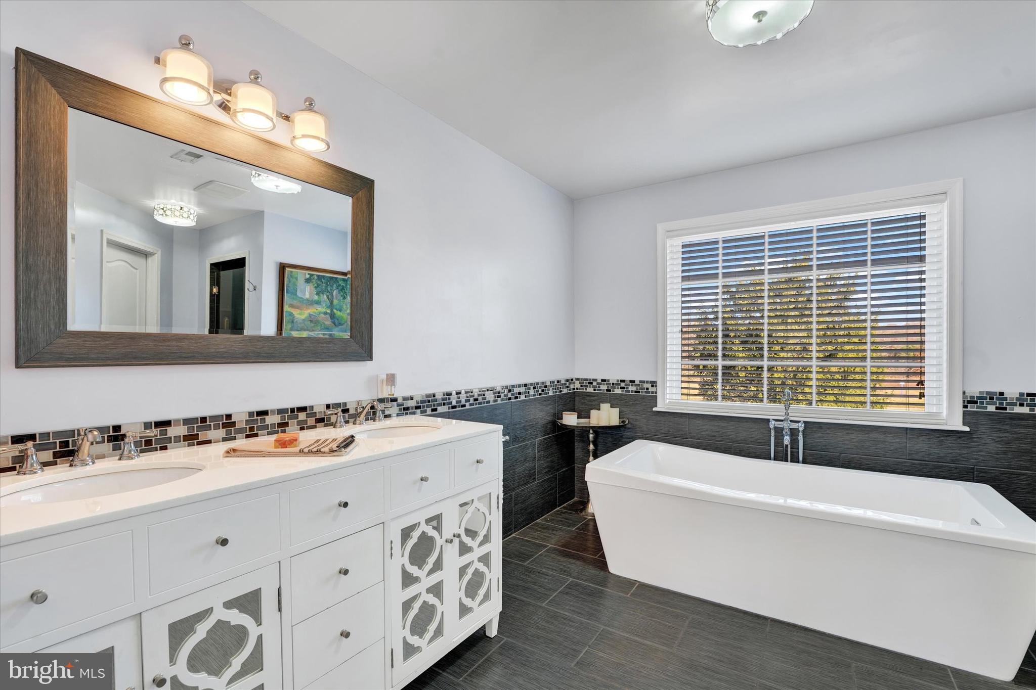 VILLAGES OF ELK NECK WOODHOLME - Residential