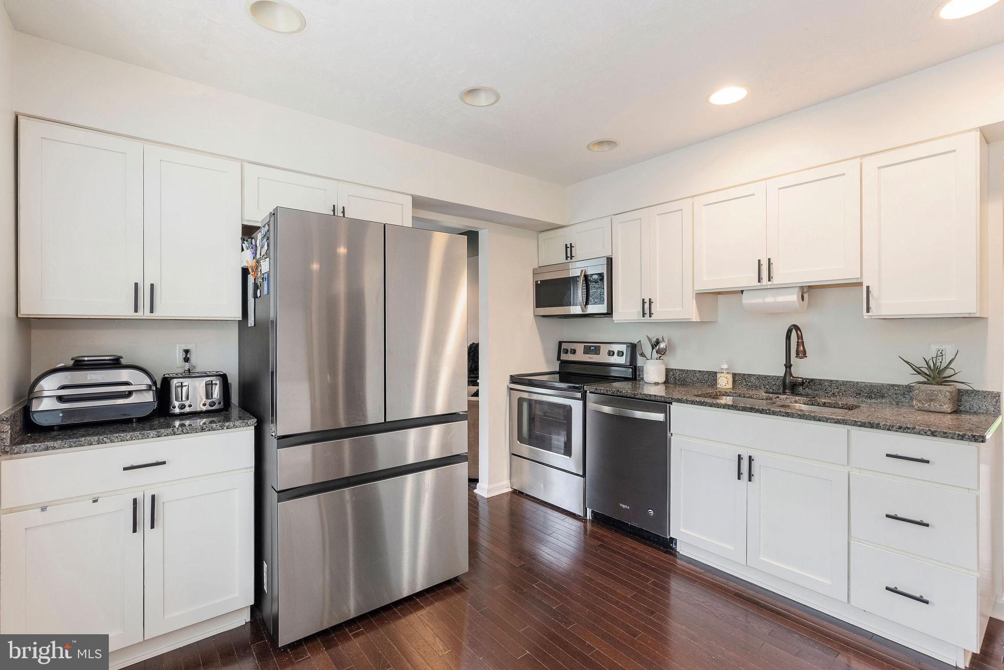 ROBERTS FIELD - Residential