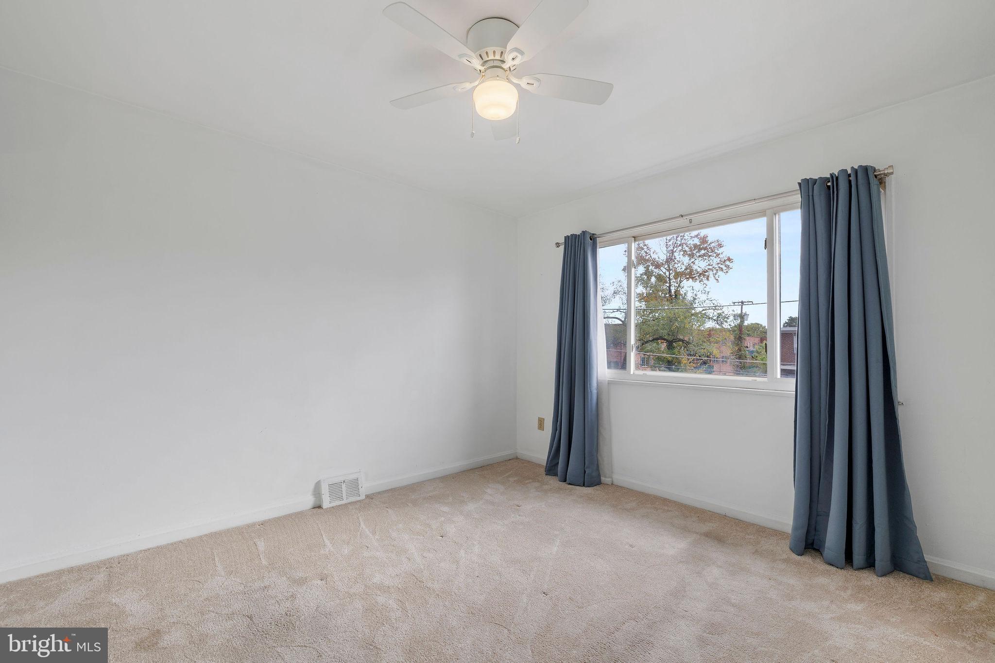 GLASSMANOR - Residential