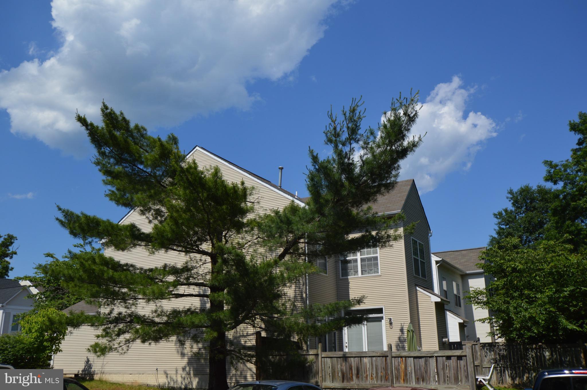 GREENS AT FAIR LAKES - Residential Lease