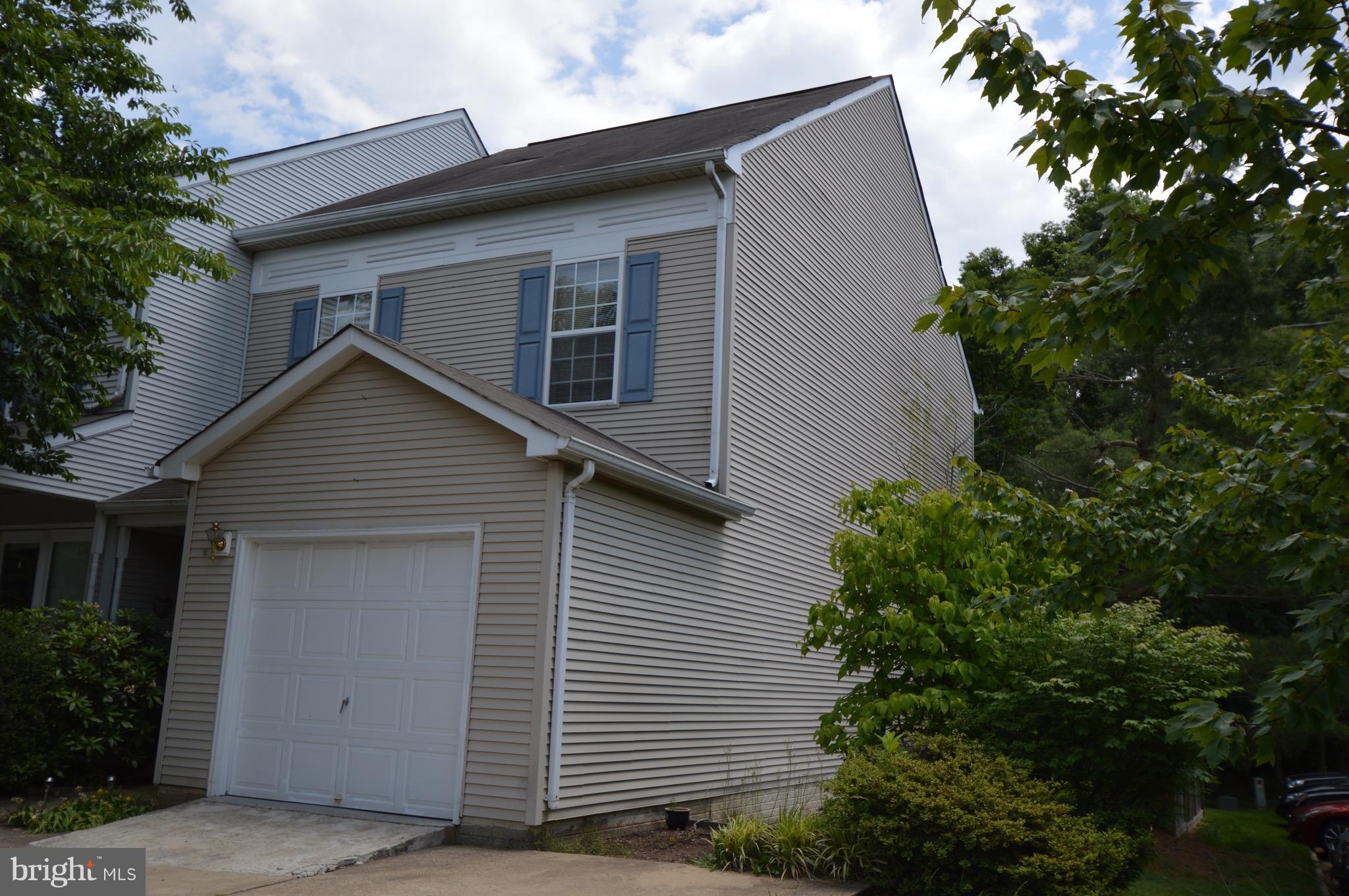 GREENS AT FAIR LAKES - Residential Lease