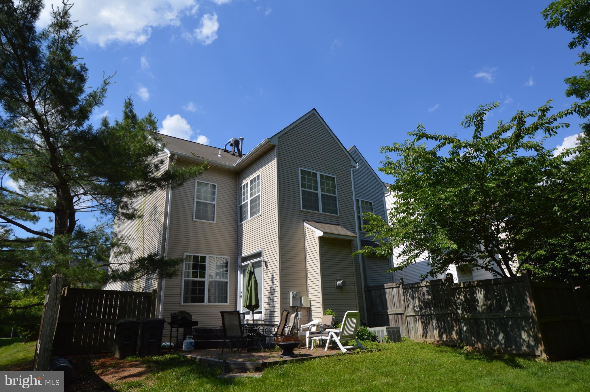 GREENS AT FAIR LAKES - Residential Lease