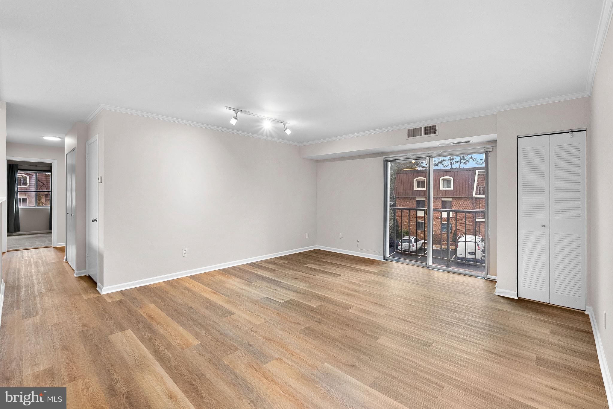 PEMBROOKE - Residential