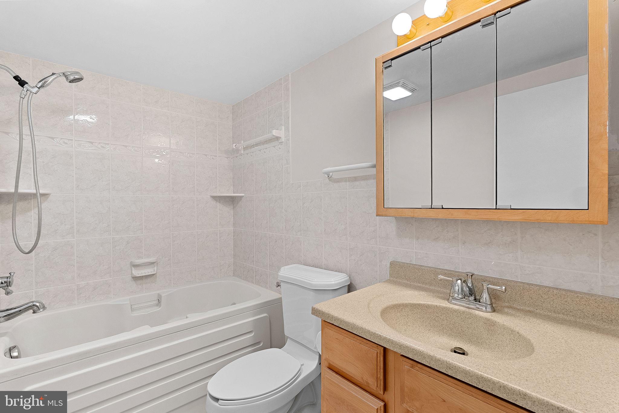 PEMBROOKE - Residential