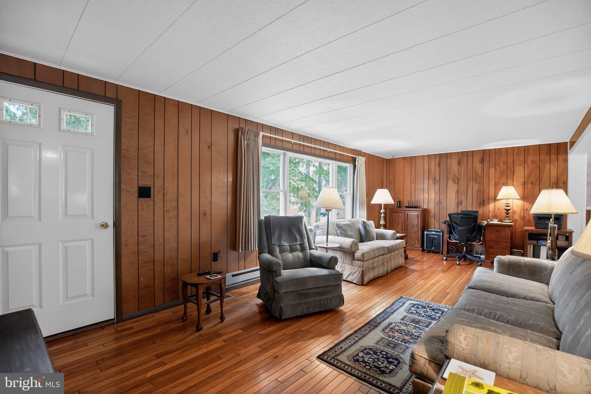 LONG BEACH - Residential
