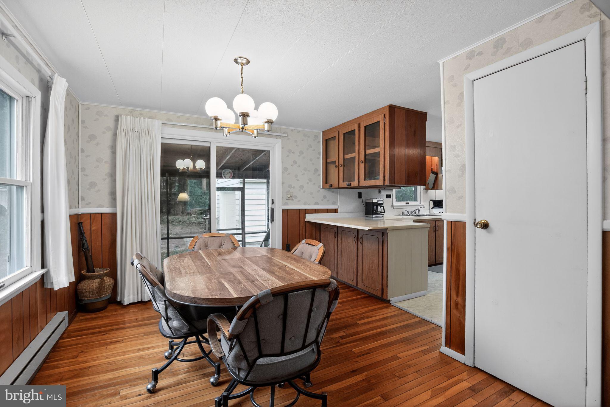 LONG BEACH - Residential